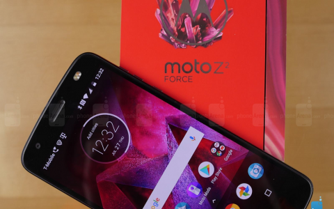 T-Mobile AT＆T和Sprint的Moto Z2 Force机主被告知“